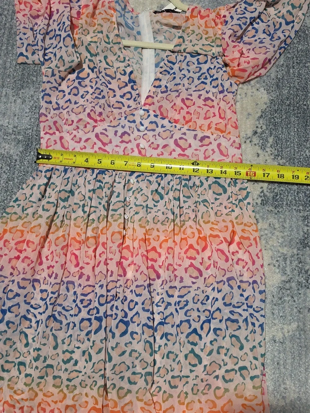 CBR WOMEN'S Beach Dress Multicolor Leopard Print  whit Shoulders Pad  . Size L.